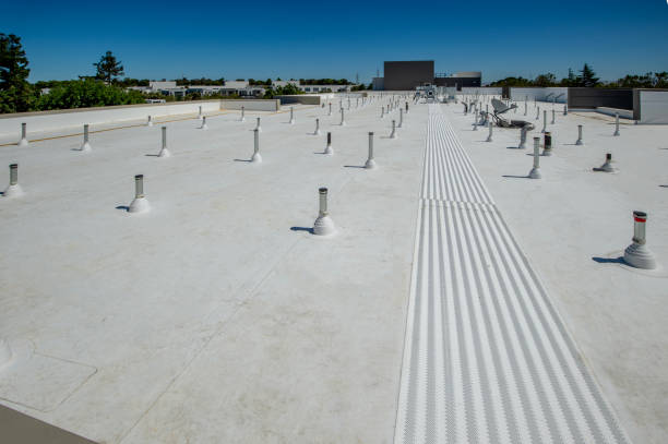 Best Emergency Roof Repair Services  in Lakes West, CT